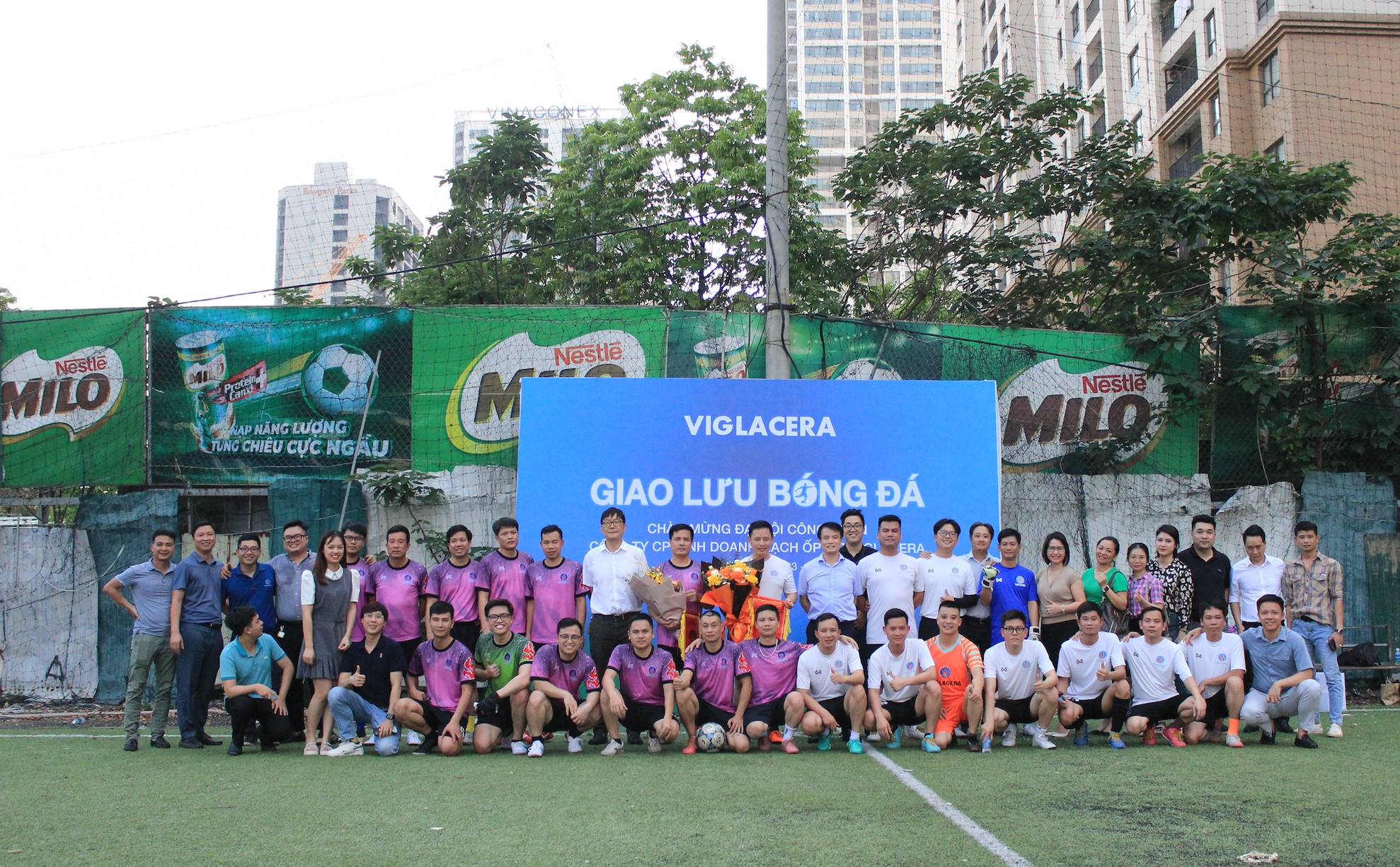 Giao lưu bóng đá chào mừng Đại Hội Công Đoàn Công ty CP Kinh Doanh Gạch Ốp Lát Viglacera